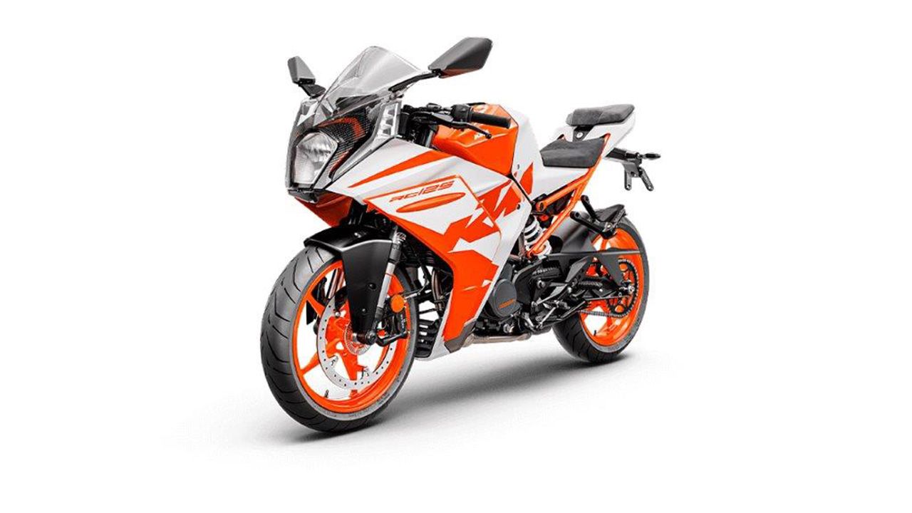 KTM RC 125 Left Front Three Quarter 2 