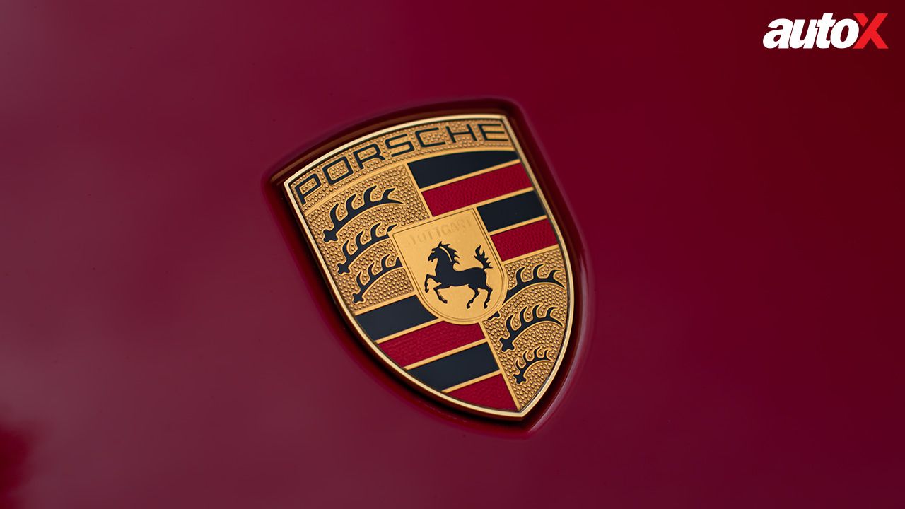 2023 Porsche Cayenne Logo2