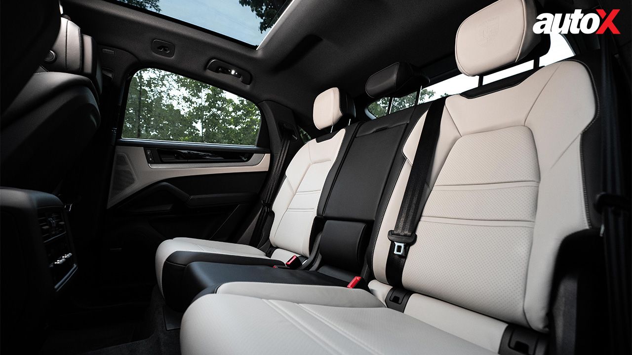 2023 Porsche Cayenne rear seat