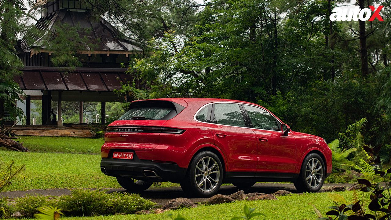 2023 Porsche Cayenne rear side angle