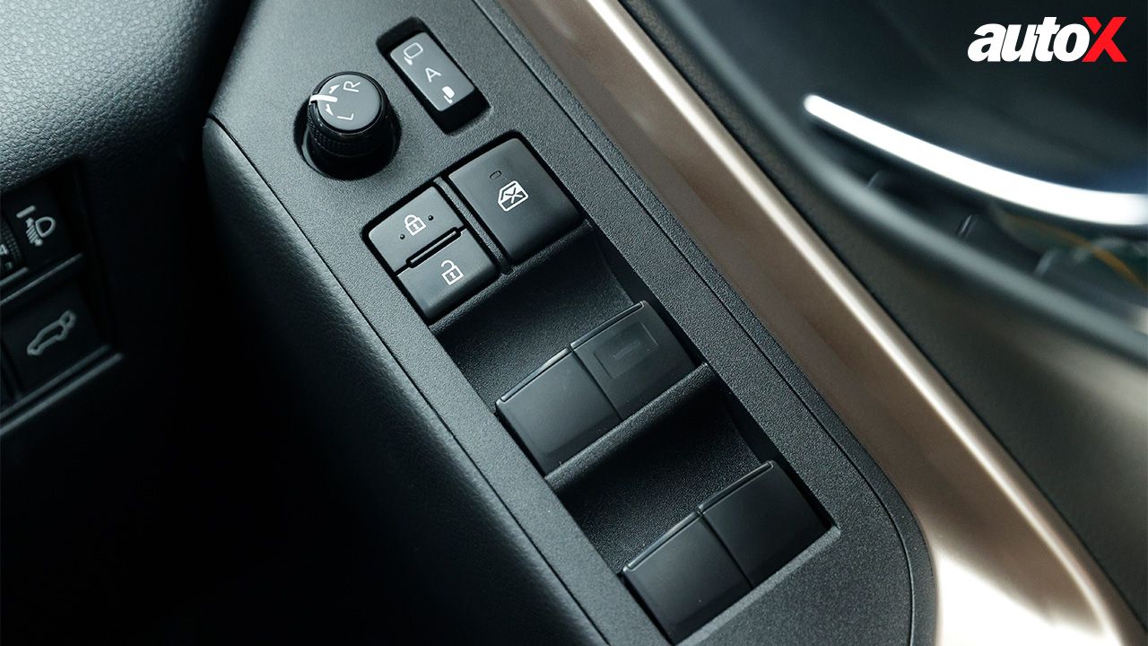 Maruti Suzuki Invicto Door Open Handle View Inside