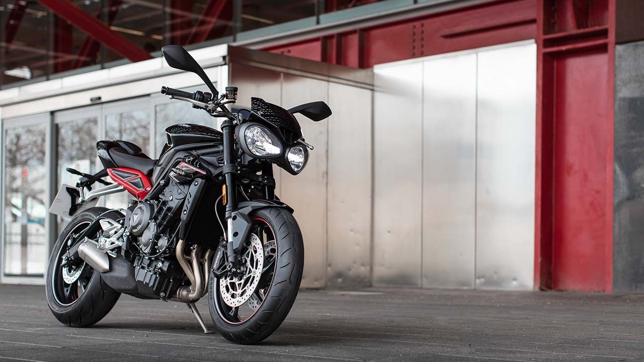 Triumph Street Triple R Right Front Three Quarter