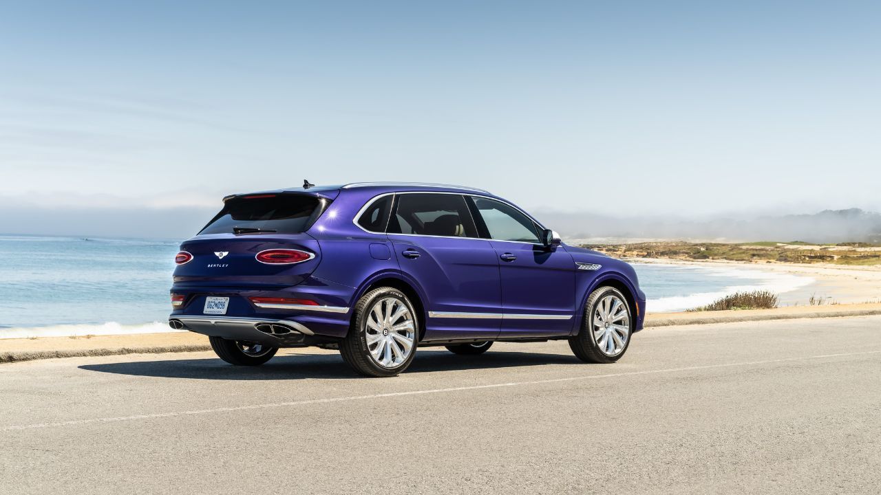 Bentley Bentayga EWB Mulliner Rear