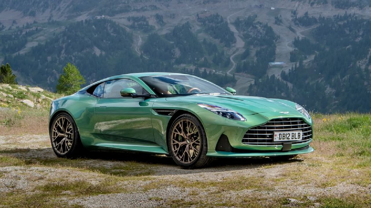 Aston Martin DB12 