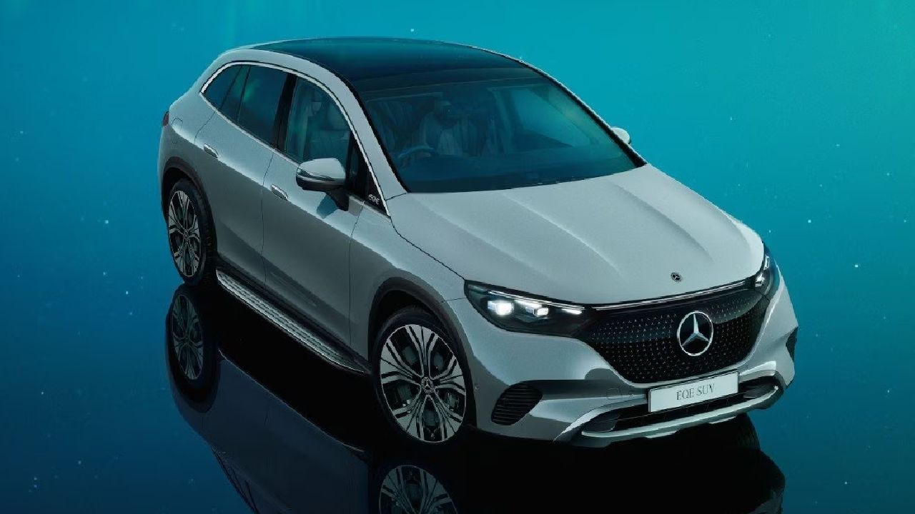 Mercedes Benz EQE SUV Front Quarter