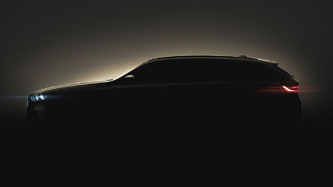 2024 BMW 5 Series Touring Teaser