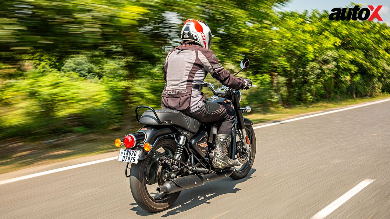 Royal Enfield Bullet 350 Motion View