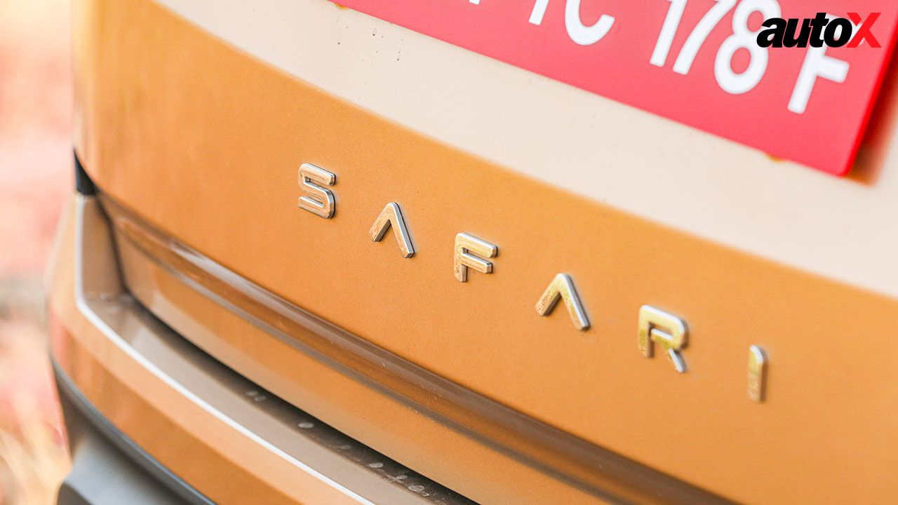 Tata Safari Badging