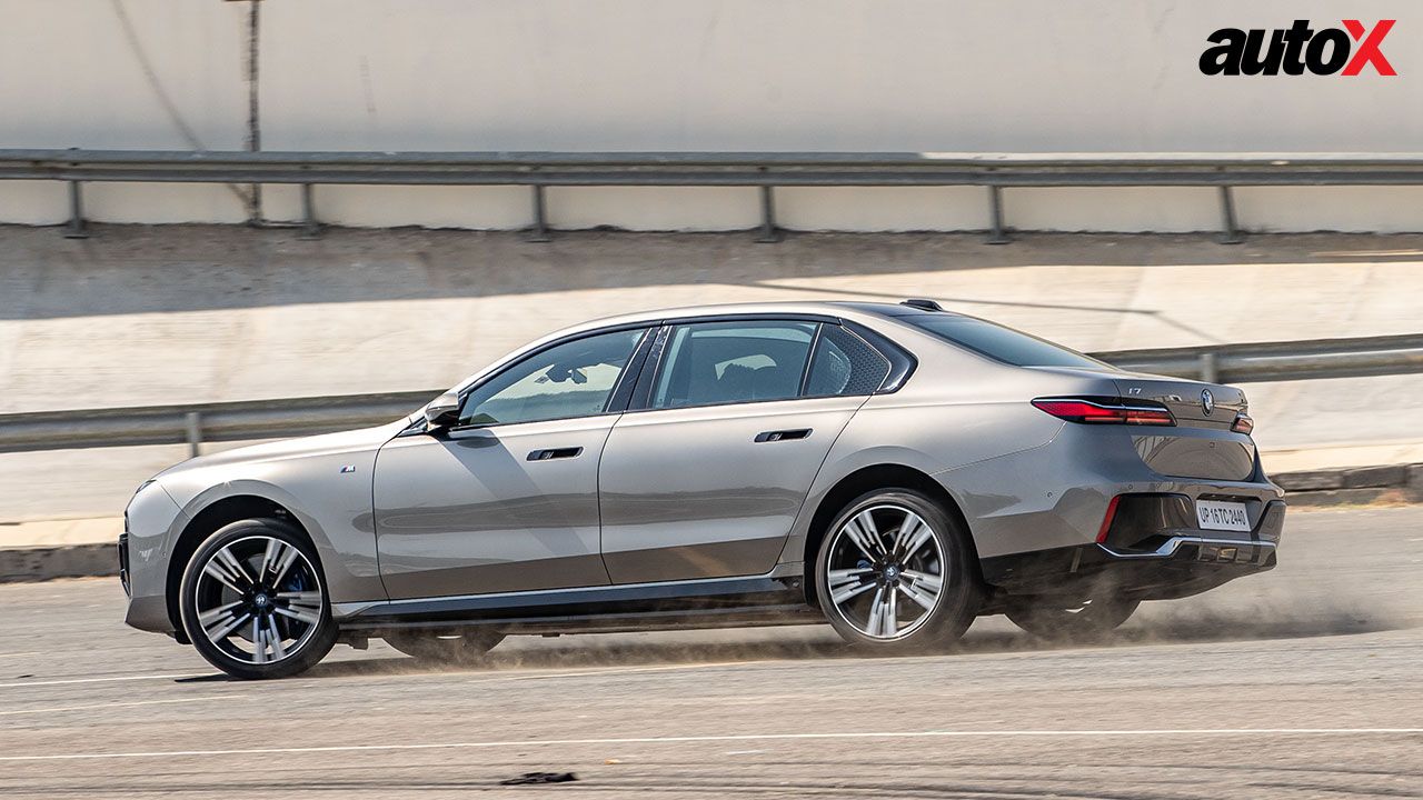 BMW I7 Side Profile Dynamic