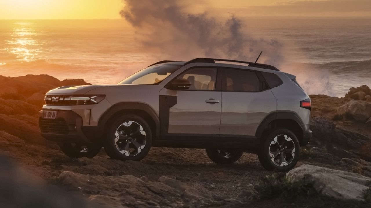 Renault Duster Side Profile