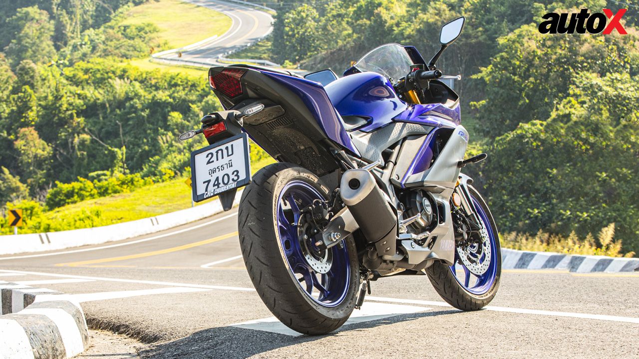 Yamaha-YZF-R3-back