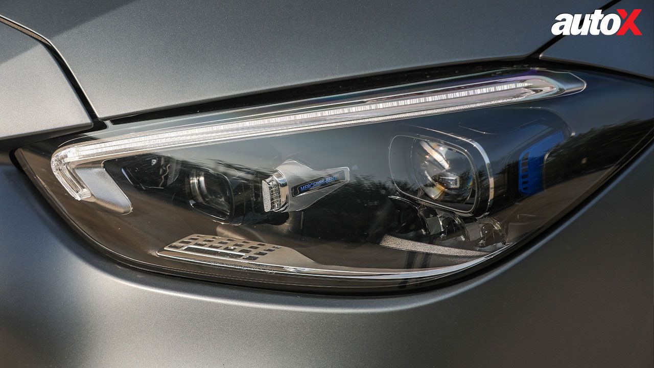 Mercedes Benz AMG C 43 Headlight