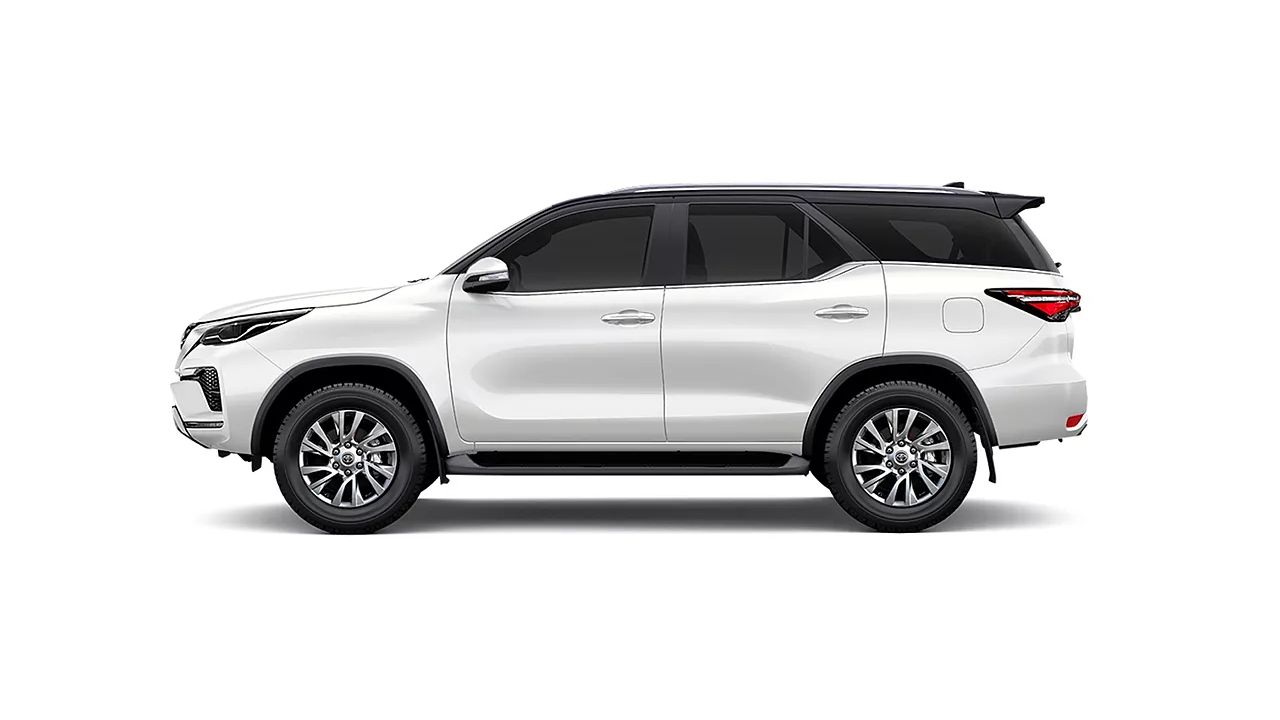 Toyota Fortuner Legender Platinum White Pearl With Black Roof