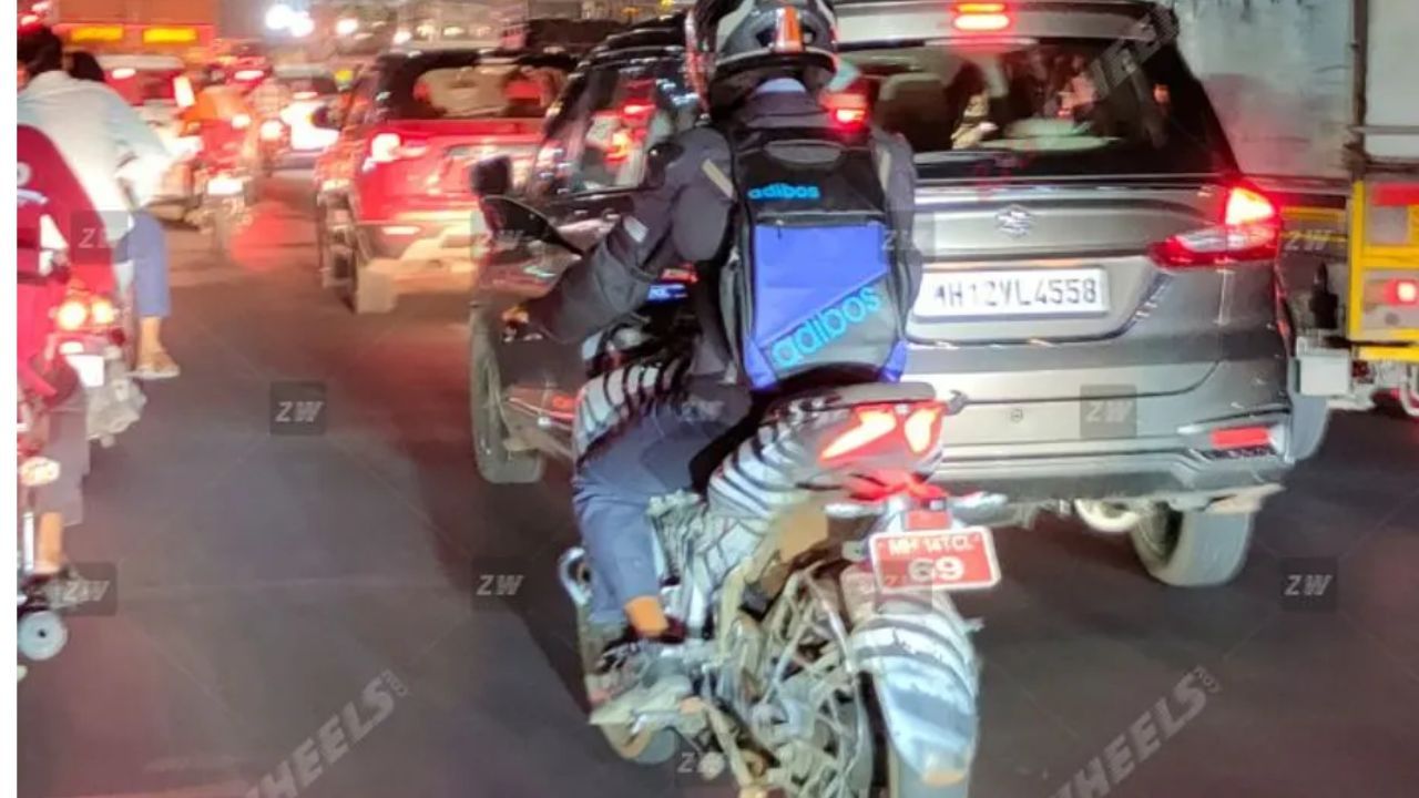 Bajaj Pulsar N250 Spy Image