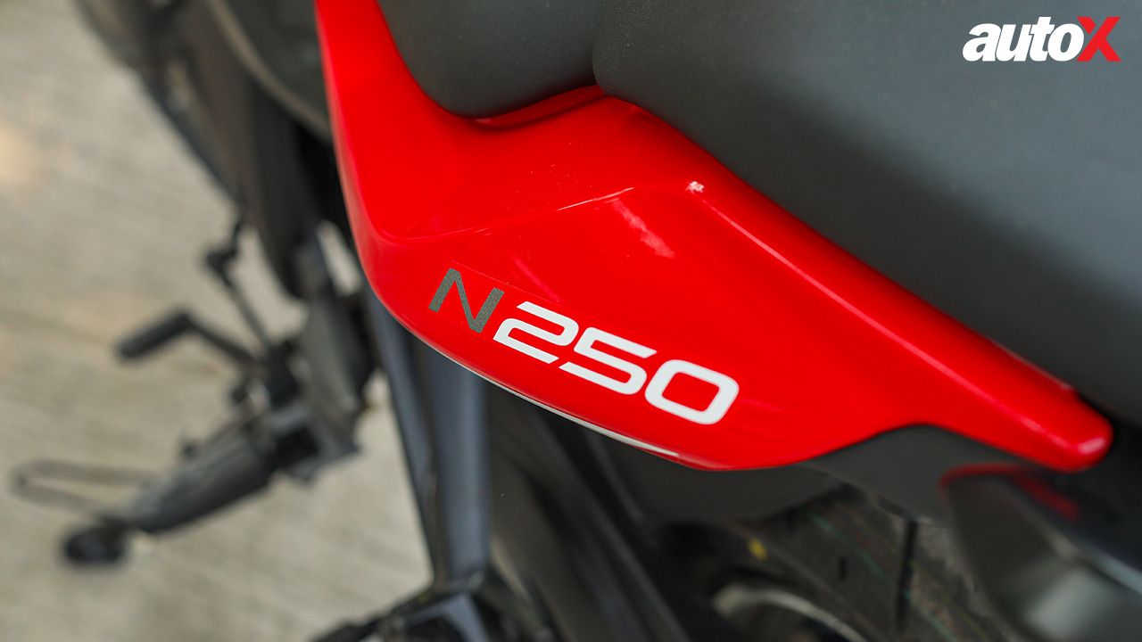 Bajaj Pulsar N250 Branding