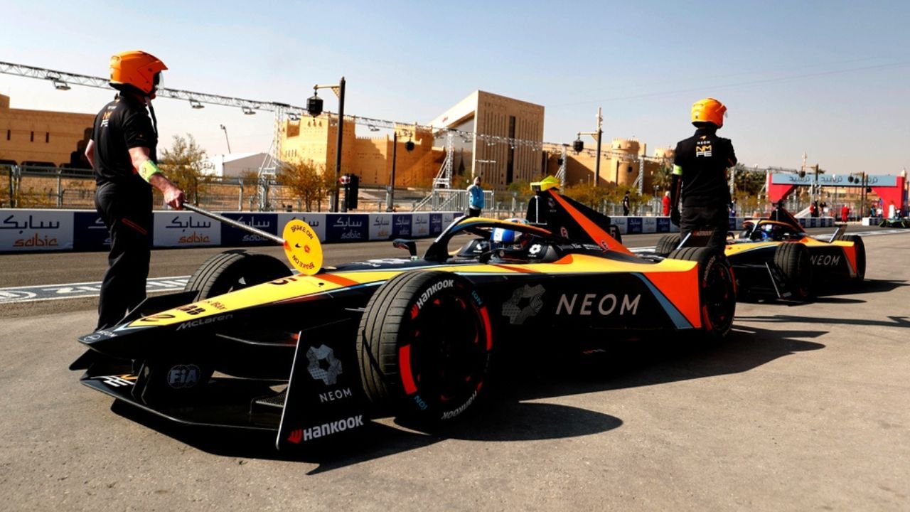 Formula E Pitstop Charging 