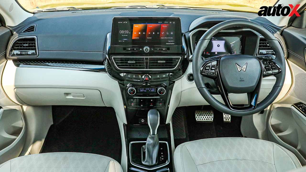 Mahindra XUV 3XO Dashboard