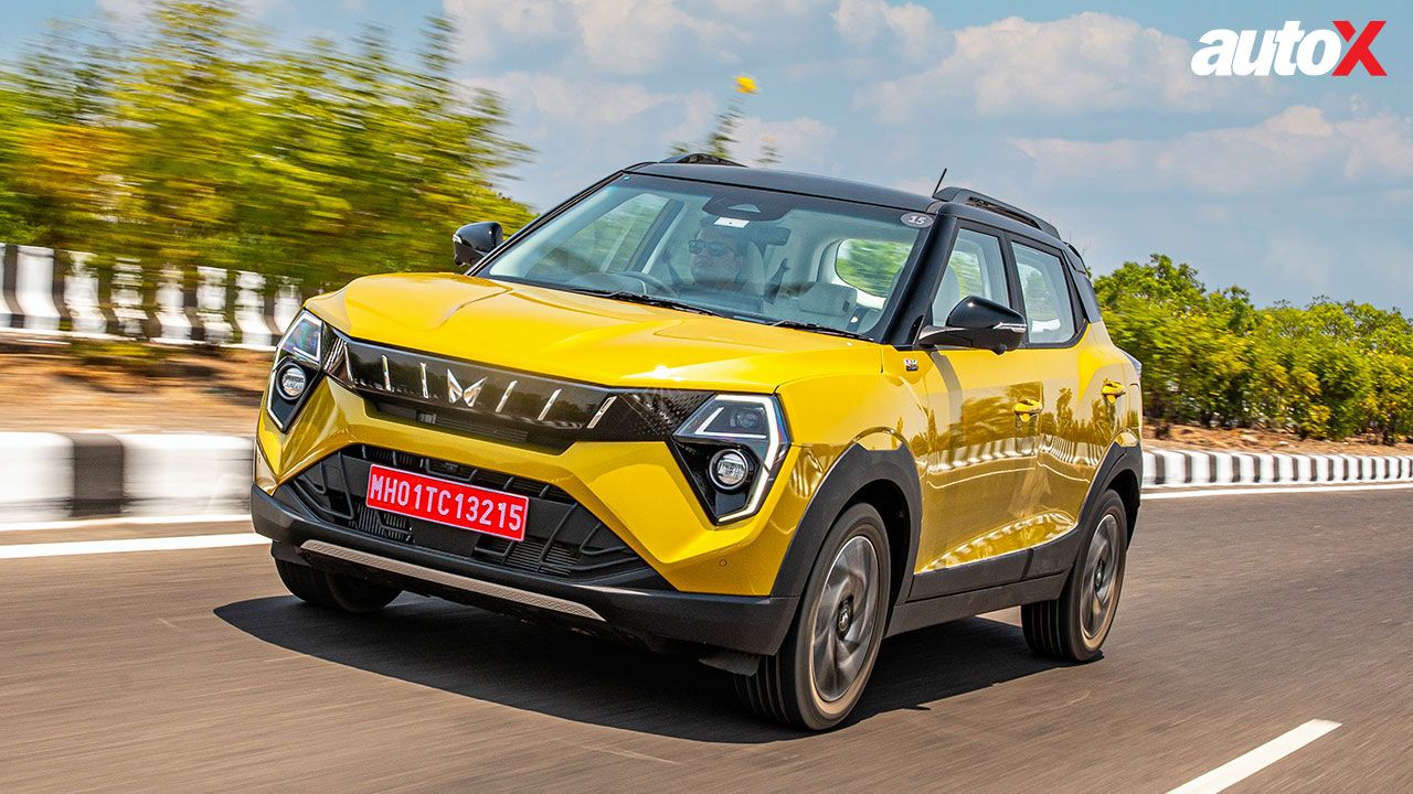 Mahindra XUV 3XO Left Side and Front View