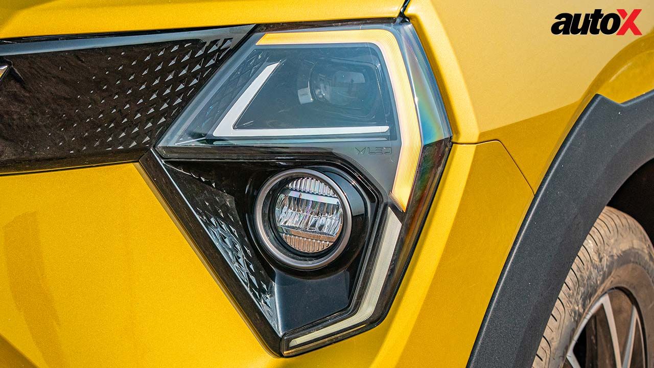 Mahindra XUV 3XO Headlight