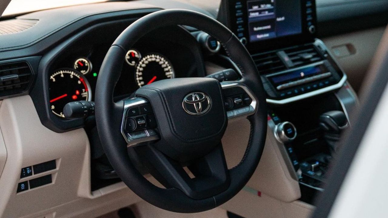 Toyota Land Cruiser 10th Victory Edition Interior