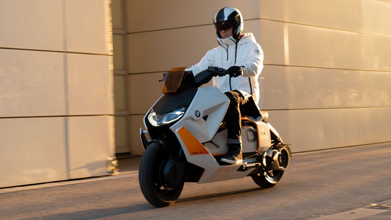 BMW CE 04 Electric Scooter 1 