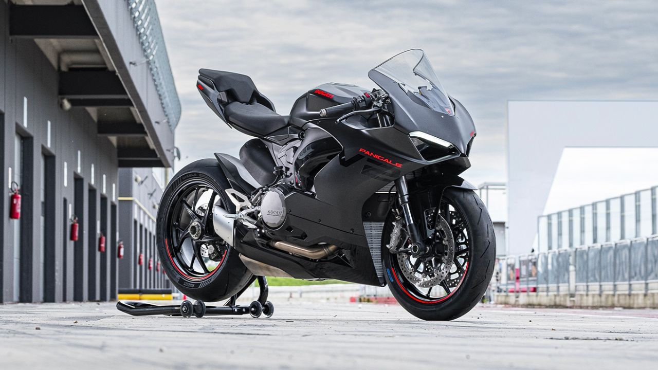 Ducati Panigale V2 Black