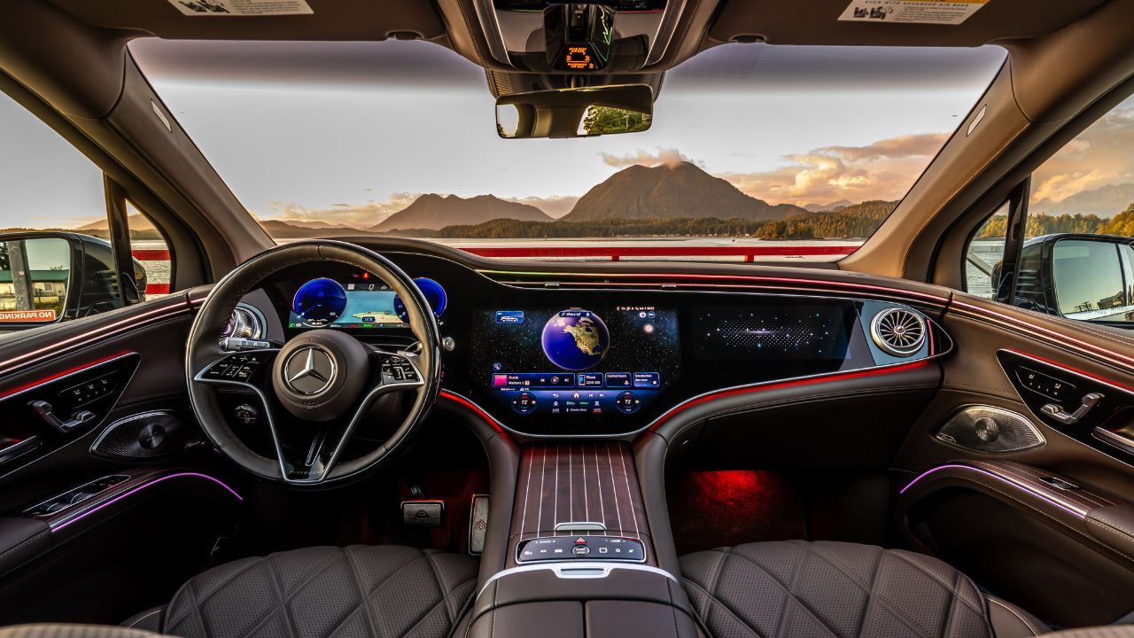 Mercedes Maybach EQS 680 SUV Interior