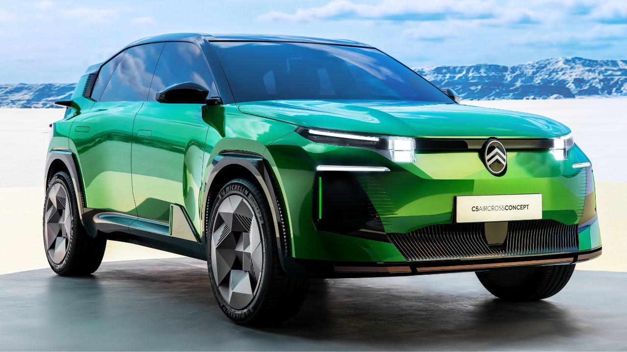 Citroen C5 Aircross Concept Front and Side View