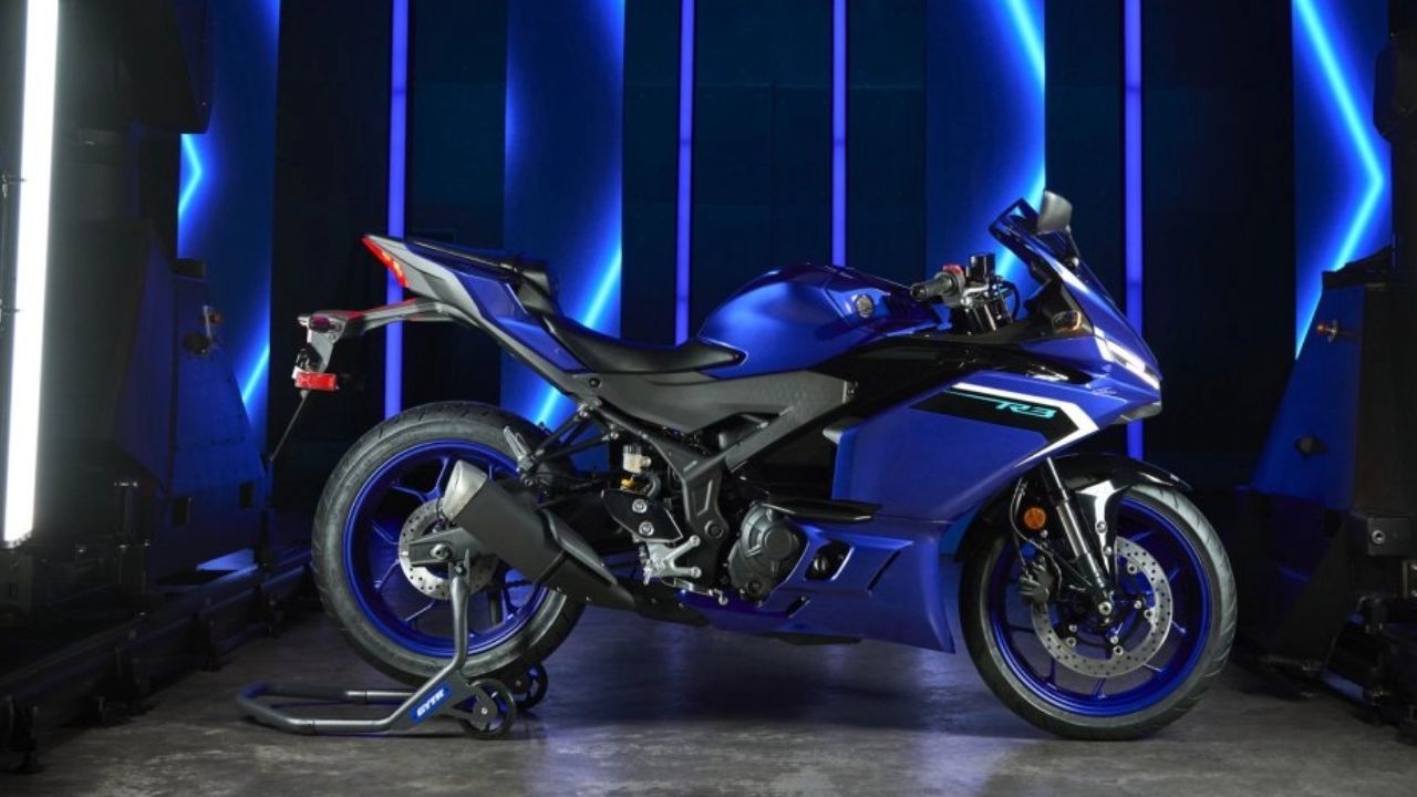 Yamaha R3 Side Profile