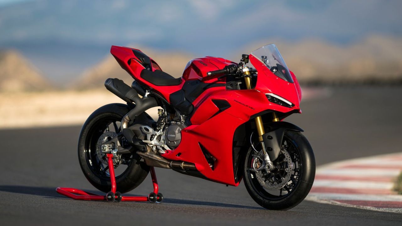 2025 Ducati Panigale V2