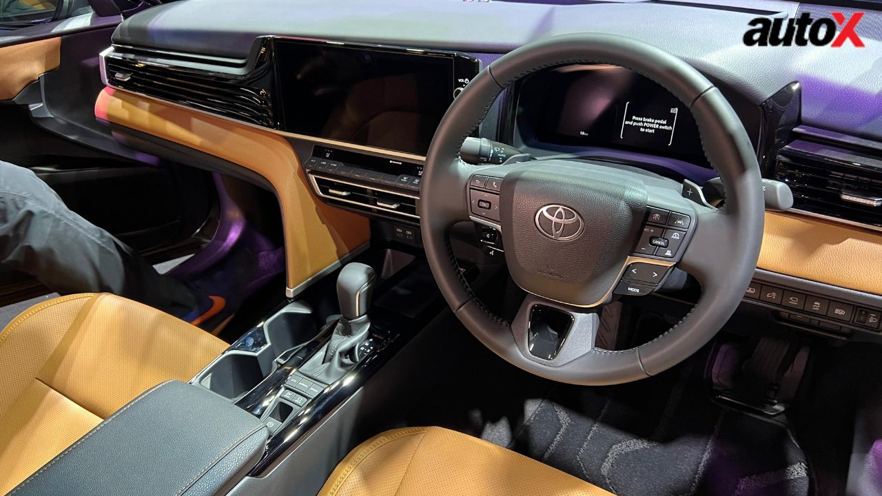 2025 Toyota Camry Hybrid Interior