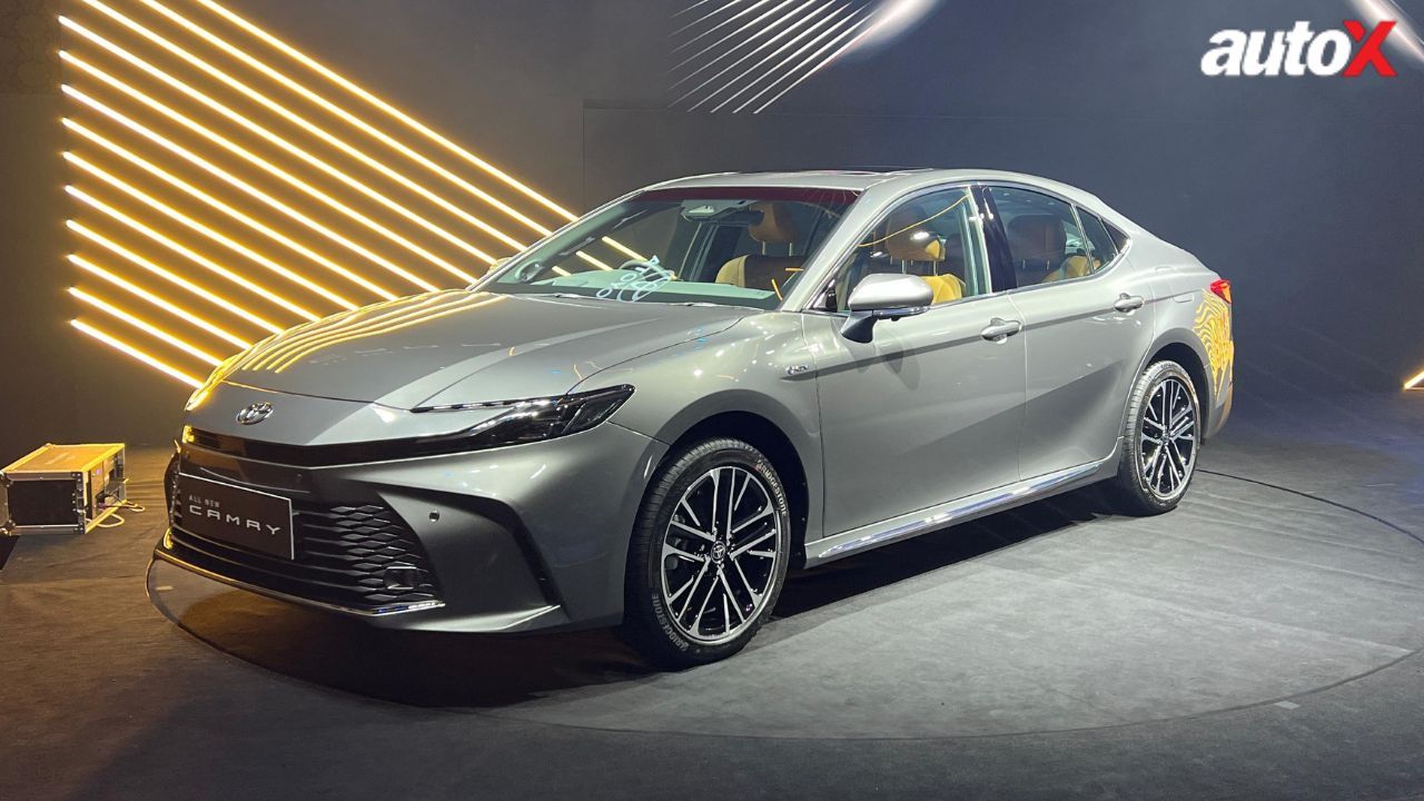 2025 Toyota Camry Hybrid